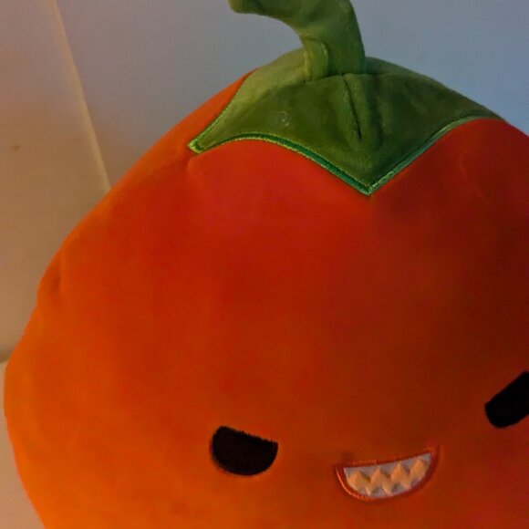 NWT 12" Christo Evil Red Hot Chili Pepper Squishmallows Halloween Plush Goth NEW - Picture 4 of 10